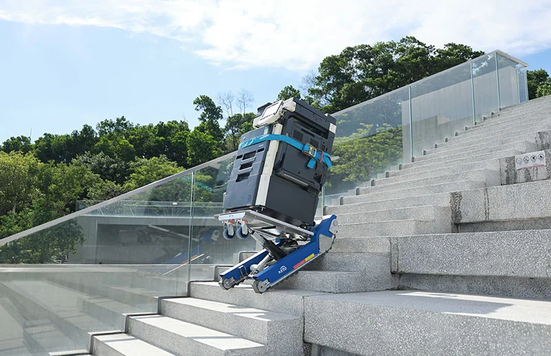 CT50 — movimentazione su rampa esterna