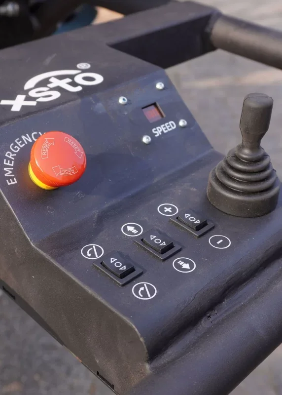 ET400 — joystick e arresto di emergenza